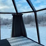North Experience Basecamp Lodge Oteren
