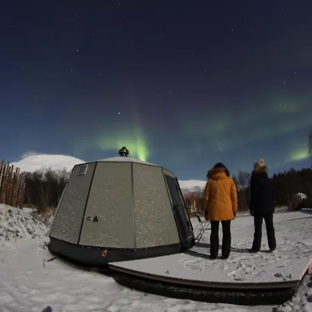 Lodge North Experience Basecamp *