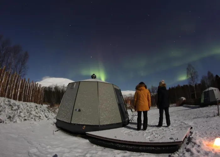 Lodge North Experience Basecamp *