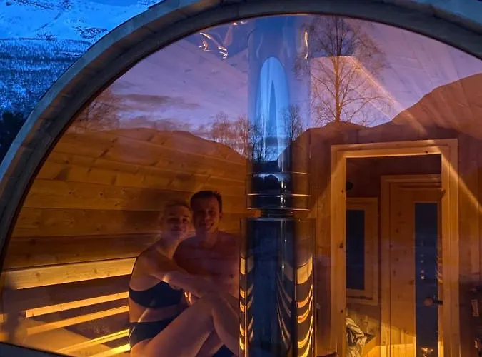 Lodge North Experience Basecamp *