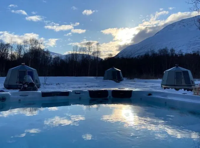 North Experience Basecamp Lodge